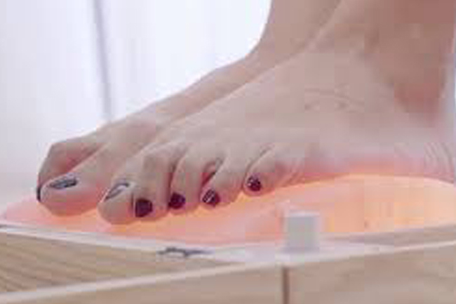 Cách sử dụng đá muối để massage chân hiệu quả hơn