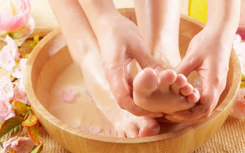 Lợi ích của đá muối để massage chân